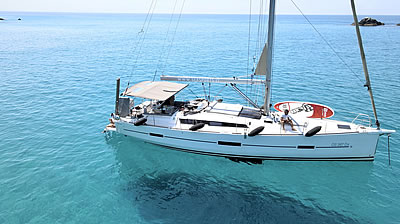 Tour in barca a vela a Tropea – una giornata sulla Costa degli Dei