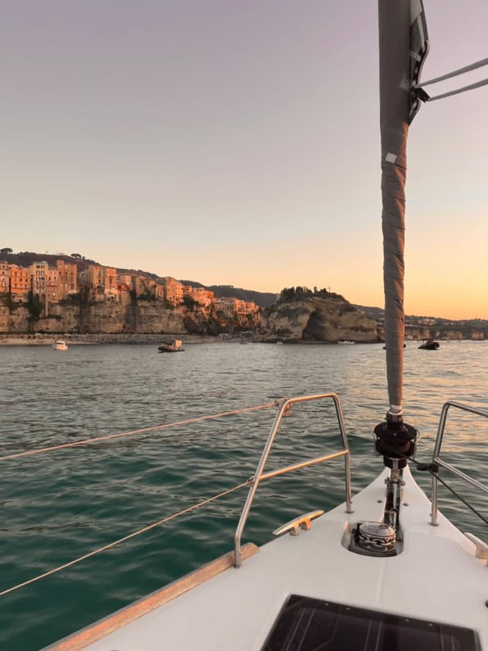 Falla Innamorare tour romantico in barca a Tropea, indimenticabile